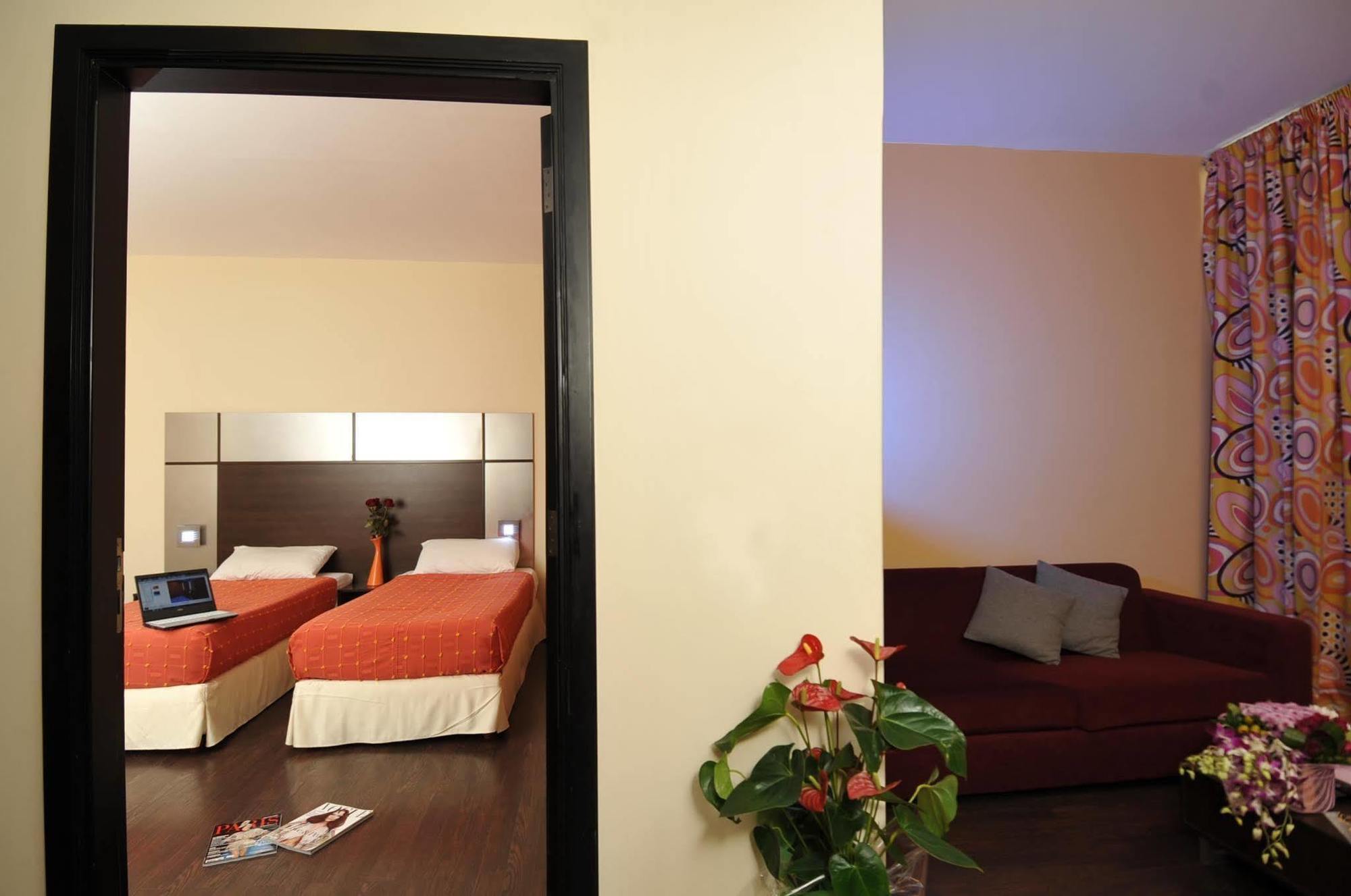 สวีท โฮเต็ล เมอร์ลอต Hotel เบรุต ภายนอก รูปภาพ