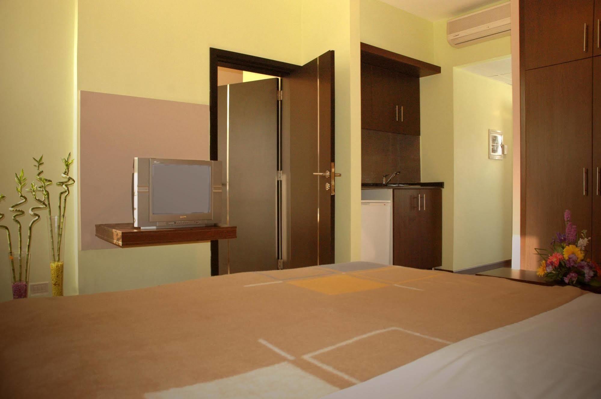 สวีท โฮเต็ล เมอร์ลอต Hotel เบรุต ภายนอก รูปภาพ
