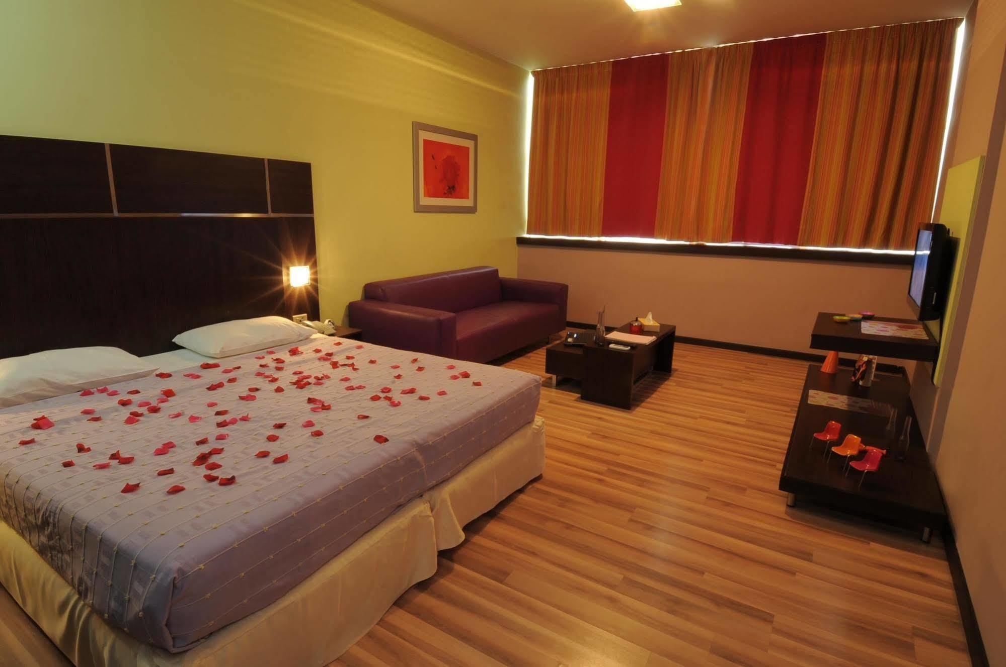สวีท โฮเต็ล เมอร์ลอต Hotel เบรุต ภายนอก รูปภาพ